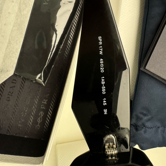 Prada sunglasses new !! Never worn - Picture 2 of 9